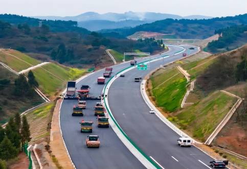 华咨交通工程师团队为湖北省鄂西高速公路项目提供涉路安评技术服务