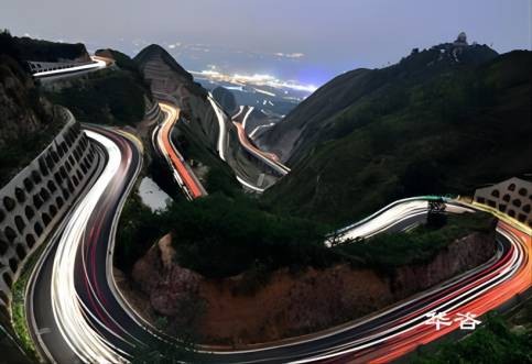 保障公路安全：涉路施工中的关键措施