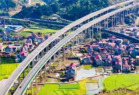 华咨交通工程师团队赴怀化沅陵踏勘高速公路项目涉路安评现场
